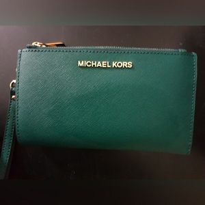 🛑SOLD🛑Michael Kors Jet Set Wallet